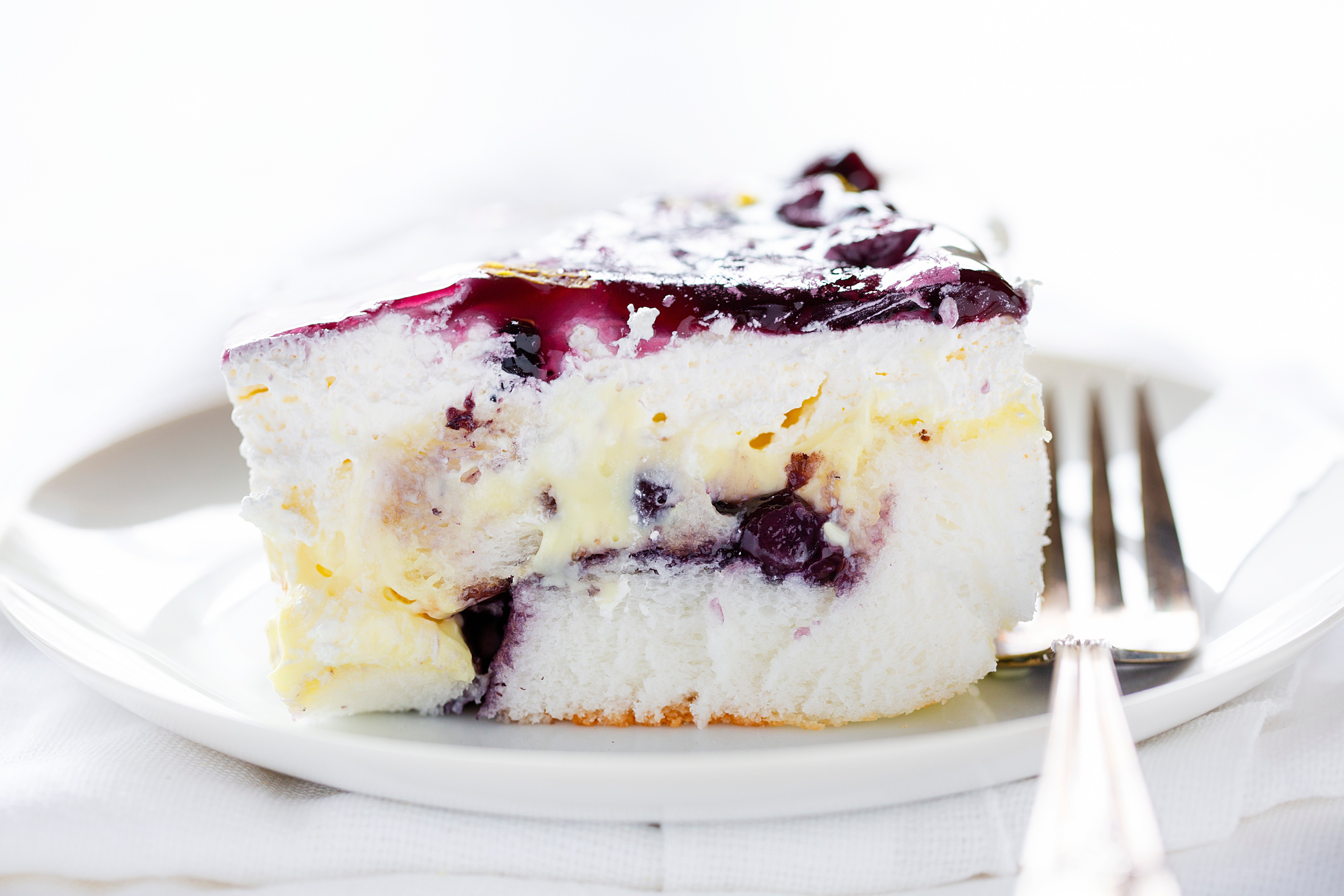 So soft and creamy is surely tastes like heaven! #heavendessert #blueberrylemonheavendessert #blueberrylemon #blueberrylemondessert #iambaker #desserts #recipes Blueberry Lemon Heaven Dessert