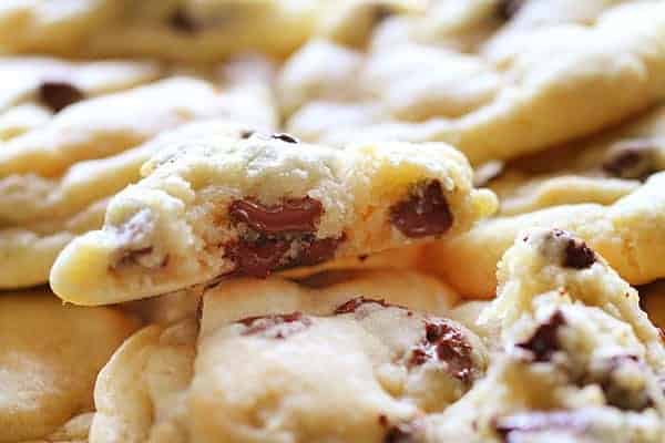 Look no further for the perfect and Best Soft Chocolate Chip Cookies recipe! best soft chocolate chip cookies, chocolate chip cookies, cookies, cookie recipe, chocolate chip cookie recipe, chocolate chip, iambaker, baking Best Soft Chocolate Chip Cookies